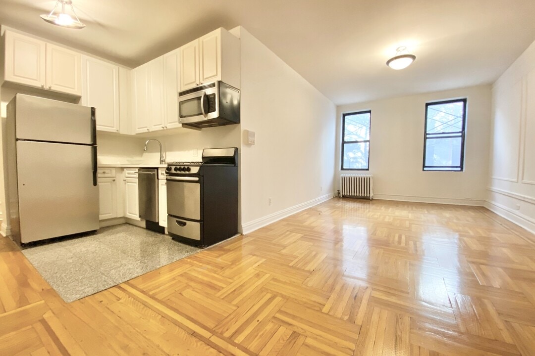 640 Fort Washington Ave in New York, NY - Building Photo