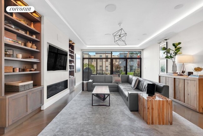 property at 164 Diamond St