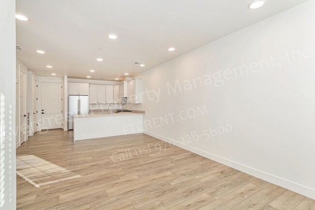 3045 E Trilby Rd in Fort Collins, CO - Building Photo - Building Photo