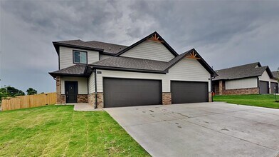 9352 NW 124th St in Yukon, OK - Building Photo - Building Photo