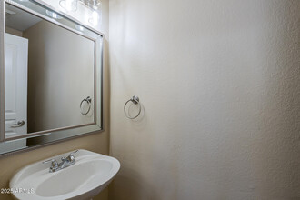 2228 E Avenida del Sol in Phoenix, AZ - Foto de edificio - Building Photo