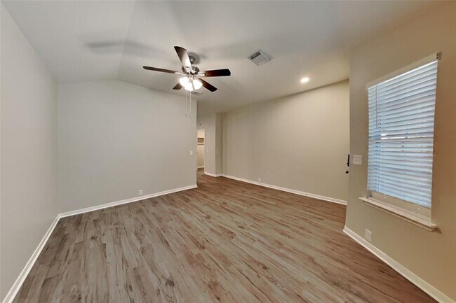 10219 E Summit Canyon Dr in Houston, TX - Building Photo - Building Photo