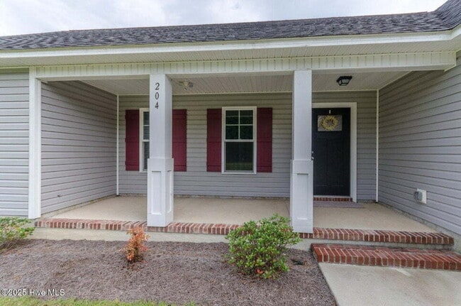 204 N Windy Ridge Rd in Hubert, NC - Building Photo - Building Photo
