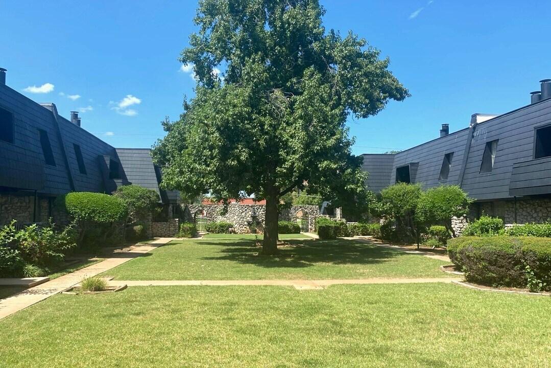 Vines at Eleanor in Oklahoma City, OK - Foto de edificio