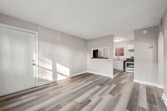592 Cooper St SW in Atlanta, GA - Building Photo - Building Photo