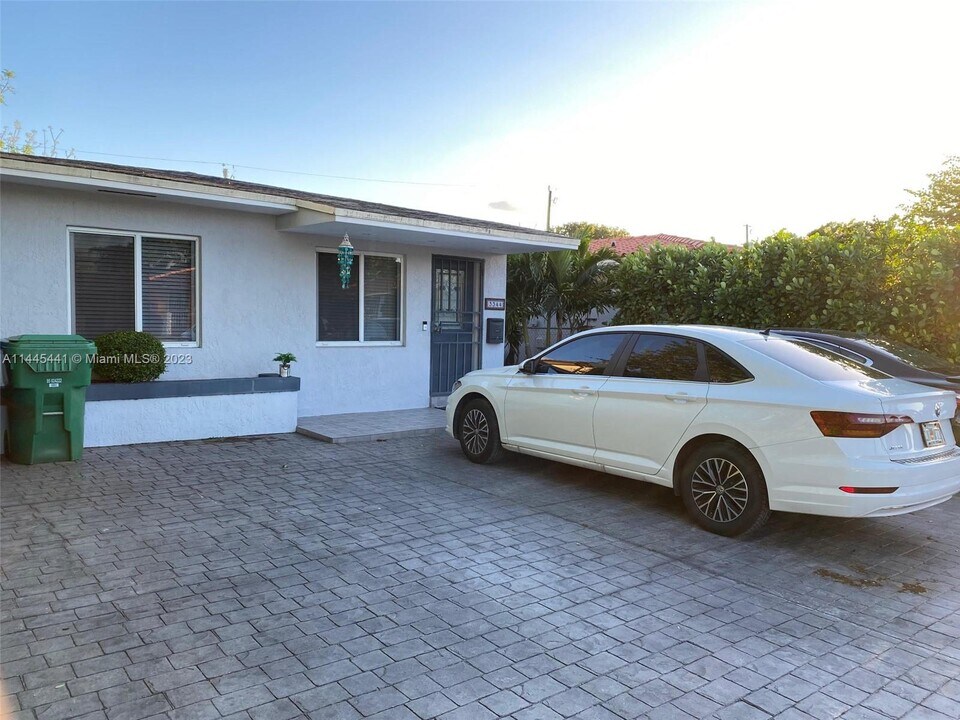 3344 SW 24th St-Unit -3346 in Miami, FL - Building Photo