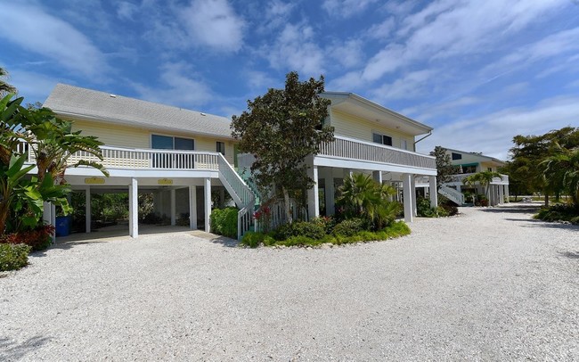 2922 Gulf of Mexico Dr in Longboat Key, FL - Foto de edificio - Building Photo