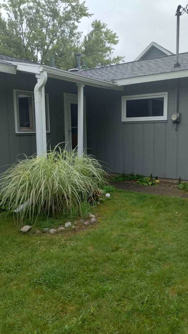 property at 7916 Hoiles Dr NW