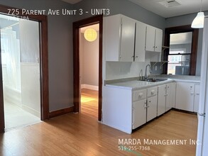 725 Parent Ave in Windsor, ON - Building Photo - Building Photo