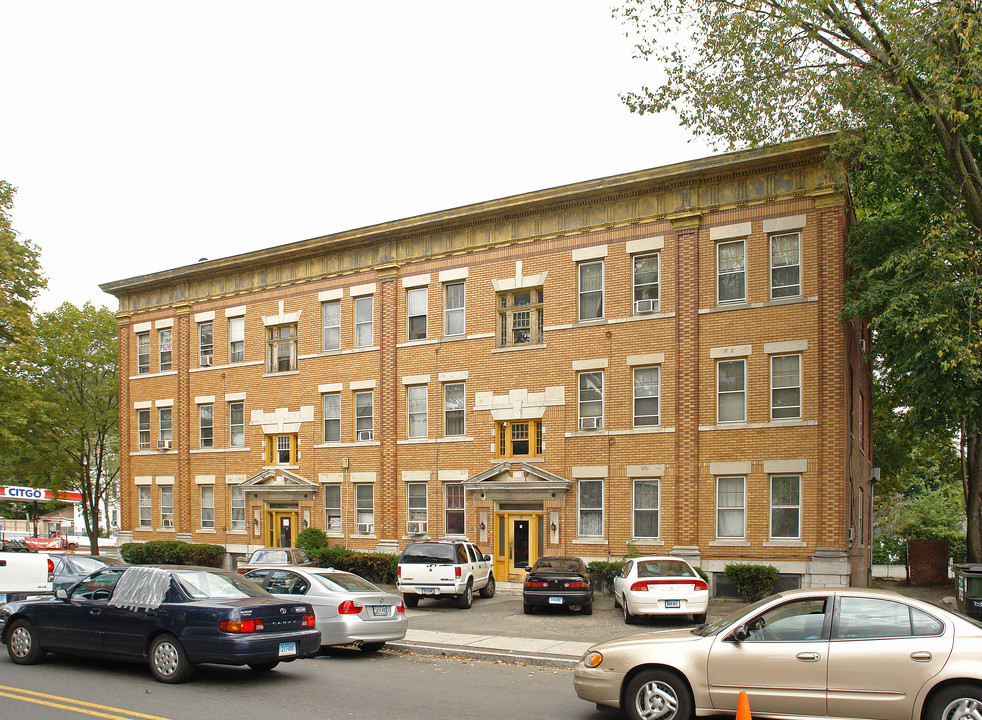 88-90 Sisson Ave in Hartford, CT - Building Photo