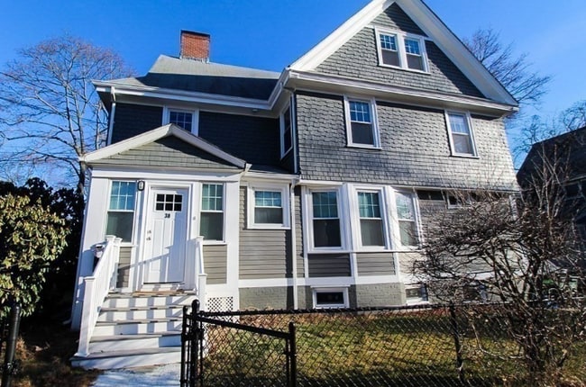 30 Holton St, Unit 30