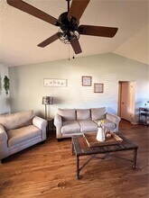 7308 Fairwood Ave in New Port Richey, FL - Foto de edificio - Building Photo