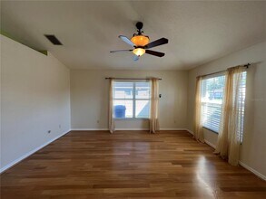 6807 Kingston Dr in Tampa, FL - Building Photo - Building Photo