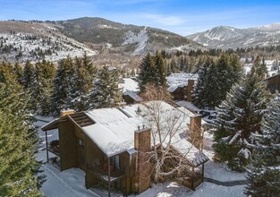 2025 Canyons Resort Dr, Unit B2 in Park City, UT - Foto de edificio - Building Photo