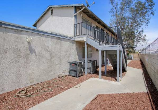 754 W 11th St in San Bernardino, CA - Building Photo - Building Photo