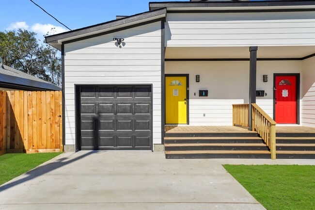 property at 1512 W Blum St