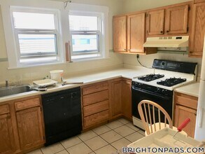 102 Nonantum St in Boston, MA - Building Photo - Building Photo