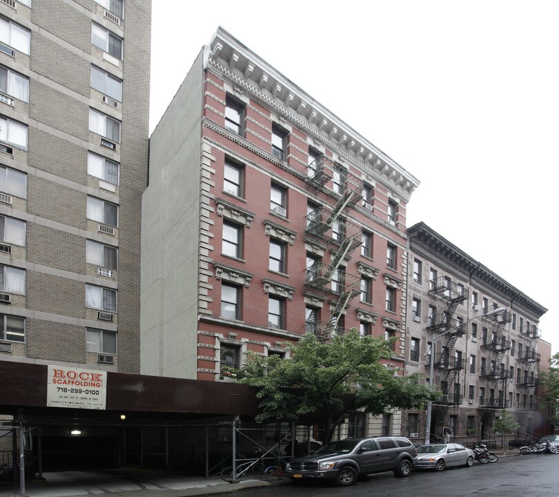 329 East 13th Street in New York, NY - Building Photo
