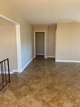7230 Magruder St in La Mesa, CA - Foto de edificio - Building Photo