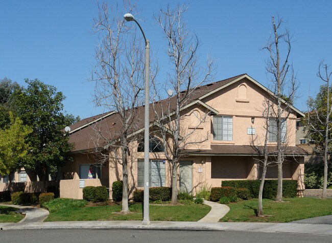 2399 Benidorm Cir in Corona, CA - Building Photo - Building Photo