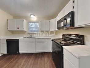 5568 Alcott Ln in Indianapolis, IN - Foto de edificio - Building Photo