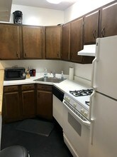 8 Follen St, Unit 1 in Boston, MA - Foto de edificio - Building Photo