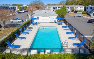 Seaside Apartments in Atlantic Beach, FL - Building Photo
