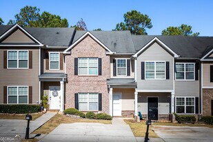 2272 Bigwood Trail in Atlanta, GA - Building Photo