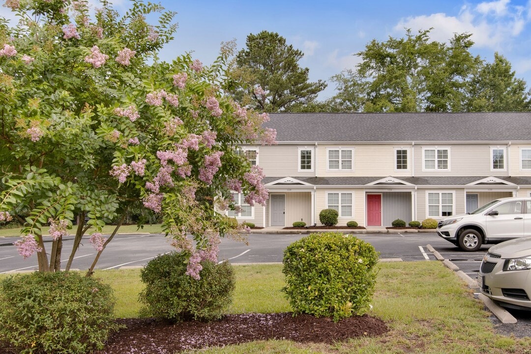 108 Brickyard Ln in Lillington, NC - Building Photo