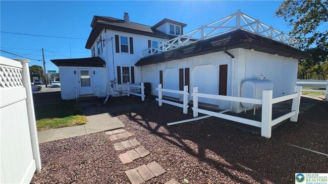 property at 4633 Lehigh Dr