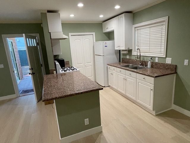 3121 Royal Oaks Dr in Thousand Oaks, CA - Building Photo - Building Photo