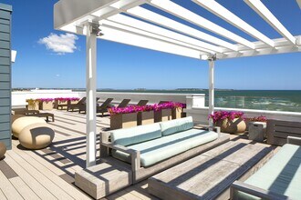 Ocean 650 in Revere, MA - Foto de edificio - Building Photo