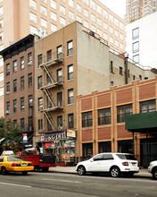 886 Tenth Ave in New York, NY - Foto de edificio - Building Photo