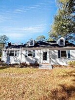 8282 Wonderland Ln in Mechanicsville, VA - Building Photo