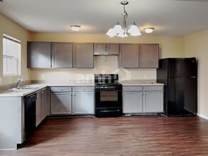 8349 Sansa St in Indianapolis, IN - Foto de edificio - Building Photo