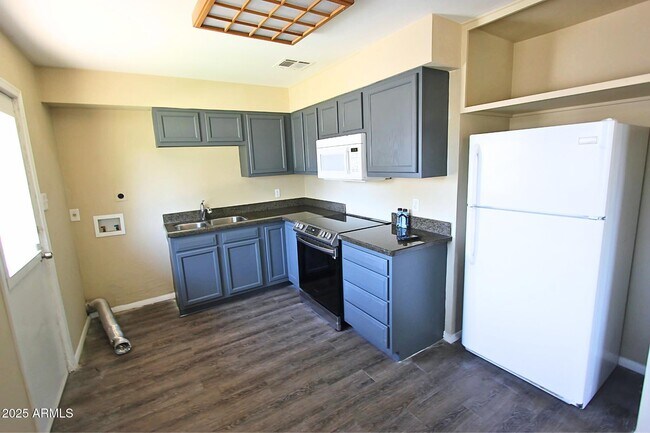 902 E 4th Pl in Mesa, AZ - Building Photo - Building Photo