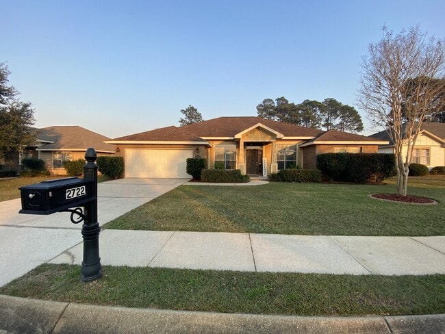 property at 2722 Lakes Edge Ln