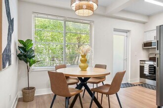 1471 Lincoln Terrace in Miami Beach, FL - Building Photo - Building Photo