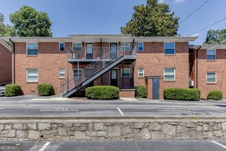 4282 Roswell Rd in Atlanta, GA - Building Photo - Building Photo