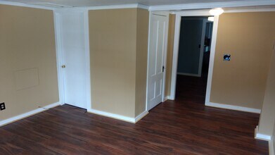 46 Main, Unit B in Orono, ME - Foto de edificio - Building Photo