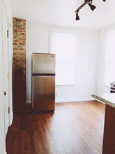 45 Hampshire St, Unit 1 in Buffalo, NY - Building Photo - Building Photo