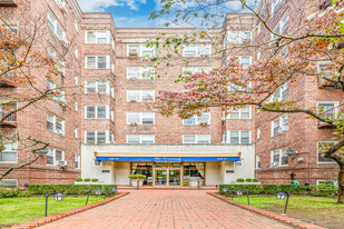 10615 Queens Blvd Apartamentos