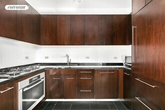 40 Broad St in New York, NY - Building Photo - Building Photo