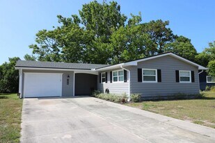 206 Phoenetia Dr in St. Augustine, FL - Building Photo