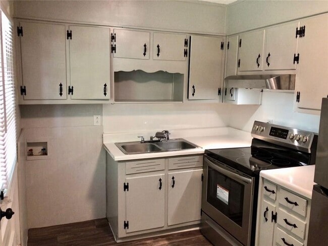 6250 Vera Ln SW in Mableton, GA - Foto de edificio - Building Photo