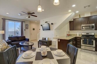 5451 San Roberto in San Diego, CA - Building Photo - Building Photo