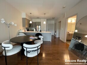 454 Harvard St, Unit 204 in Brookline, MA - Building Photo - Building Photo