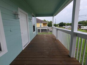 527 12th St in San Leon, TX - Building Photo - Building Photo