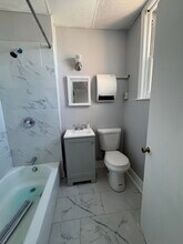 628 Wynnewood Rd, Unit 3rd Floor in Philadelphia, PA - Building Photo - Building Photo