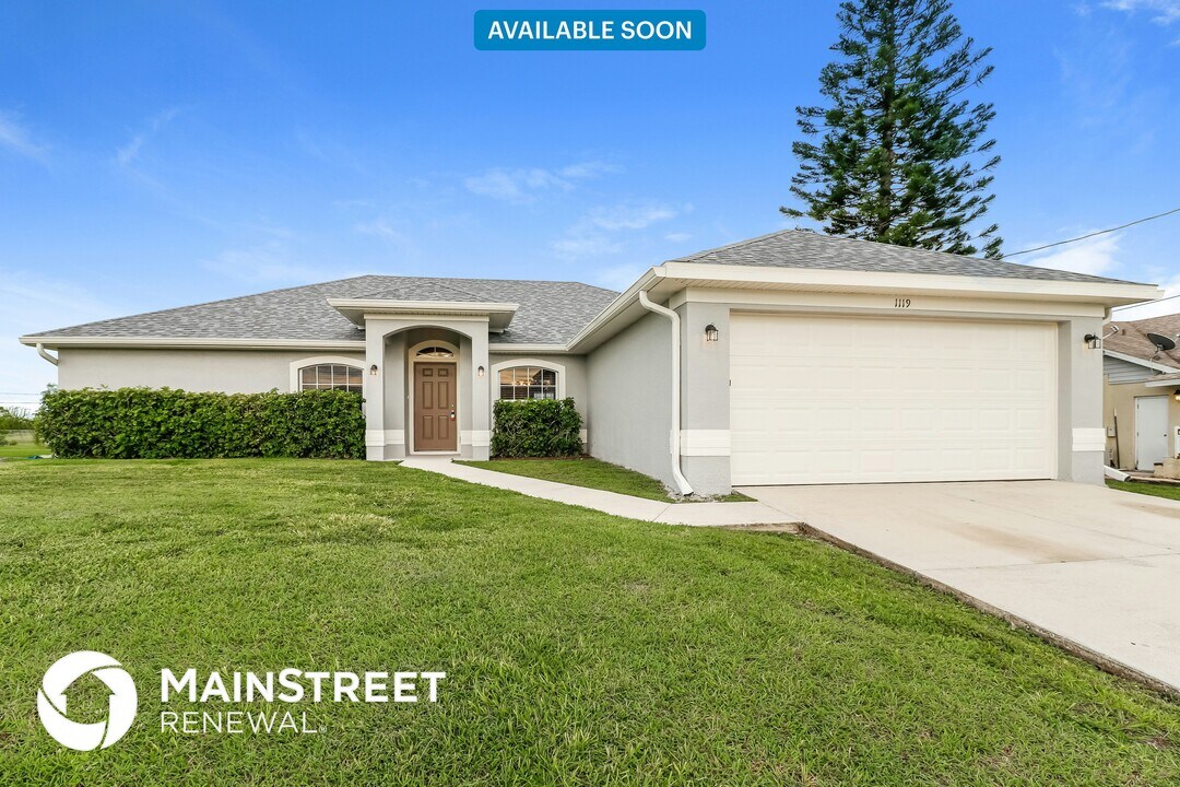 1119 NE 5th Ave in Cape Coral, FL - Building Photo